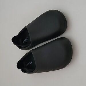 US 11 Boys Cat & Jack Water Shoes